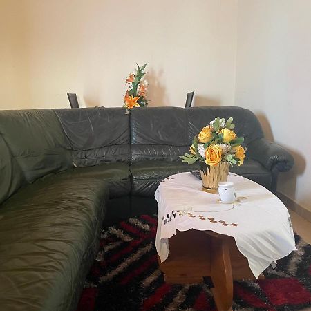 Km'S Cozy Spacious Calm Appart Meuble Yaounde Bagian luar foto