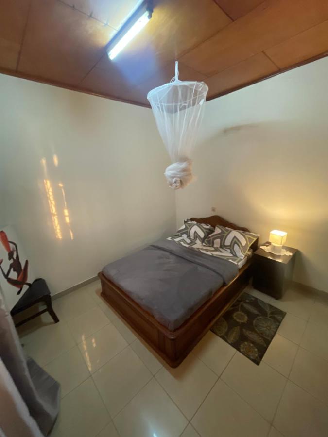 Km'S Cozy Spacious Calm Appart Meuble Yaounde Bagian luar foto