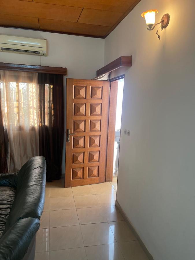 Km'S Cozy Spacious Calm Appart Meuble Yaounde Bagian luar foto
