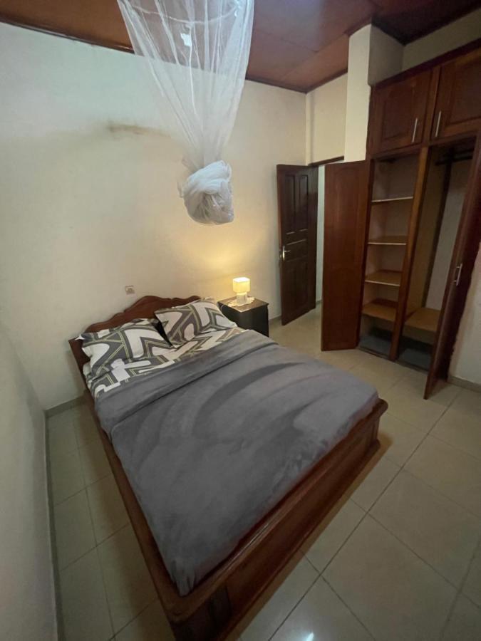 Km'S Cozy Spacious Calm Appart Meuble Yaounde Bagian luar foto