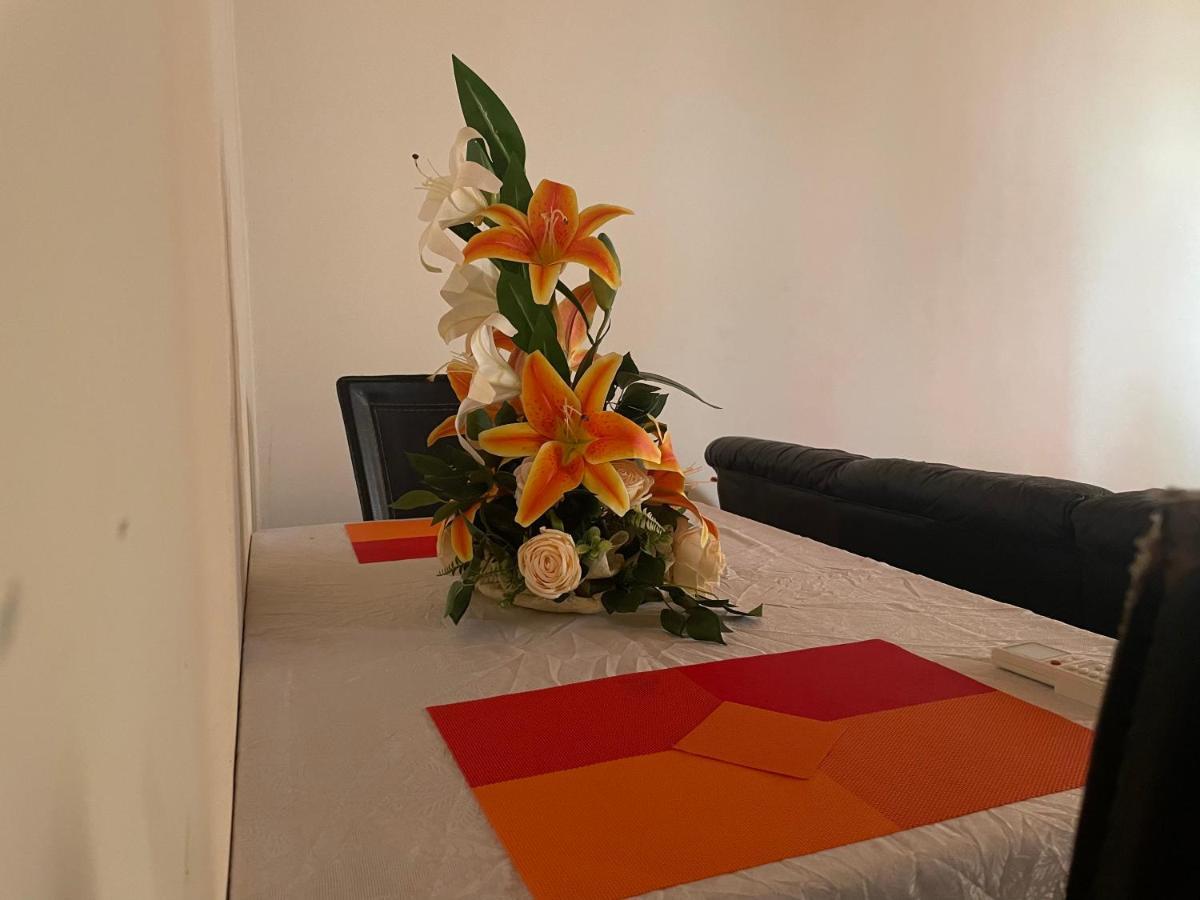 Km'S Cozy Spacious Calm Appart Meuble Yaounde Bagian luar foto