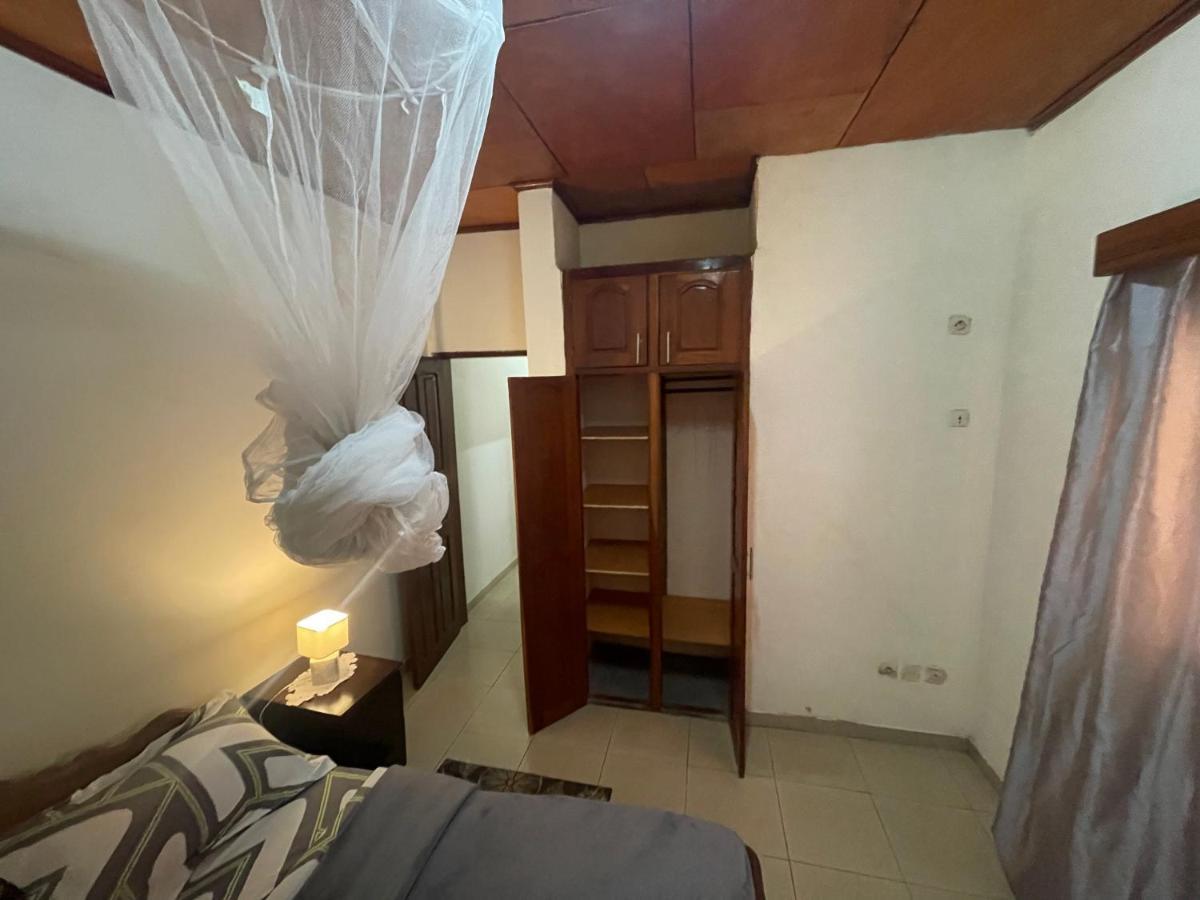 Km'S Cozy Spacious Calm Appart Meuble Yaounde Bagian luar foto